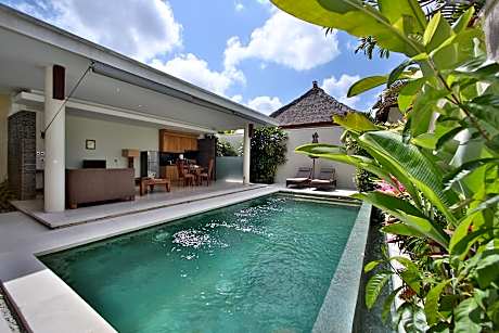 2 Bedroom Garden View Pool Villa