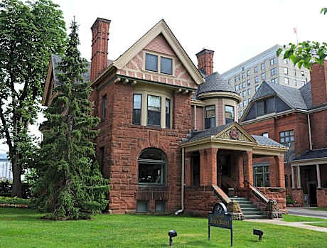 The Inn on Ferry Street