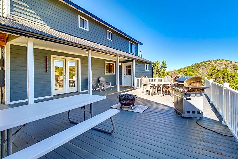 Eagar Vacation Rental Home with Spacious Deck!