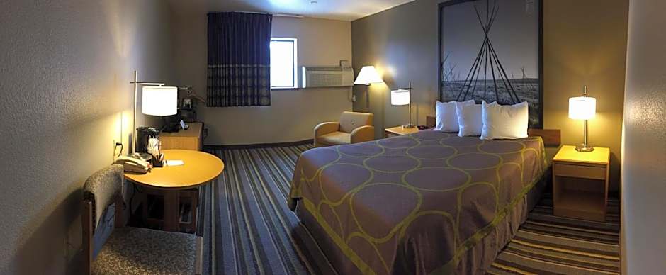 Super 8 by Wyndham Dillon