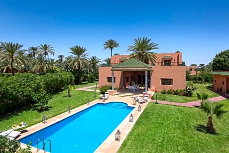 Prestige 7 Bedrooms-Private Villa with extra Heated Pool