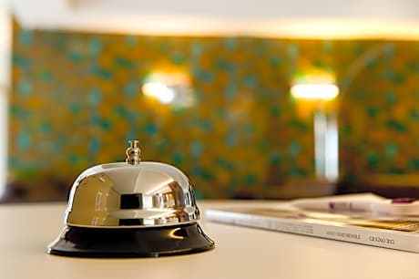 Viola Mhotel