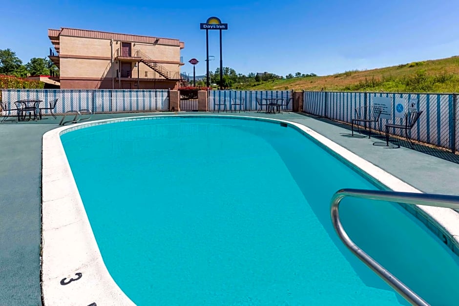 Days Inn by Wyndham Medford