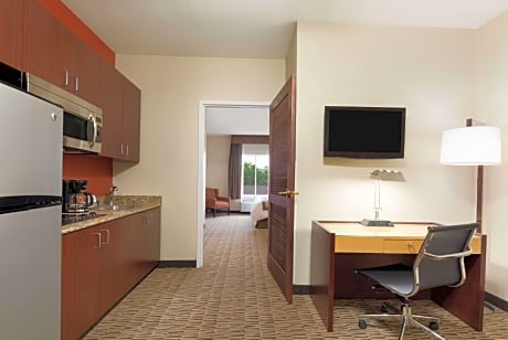 One-Bedroom Suite with Two Queen Beds - Non-Smoking
