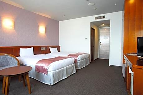Twin Room with Shower