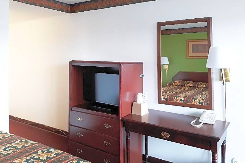 OYO Hotel Kings at Clovis