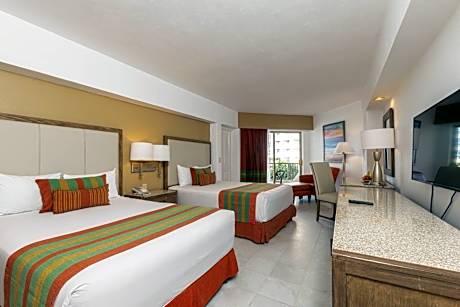 Deluxe Double Room with Garden View