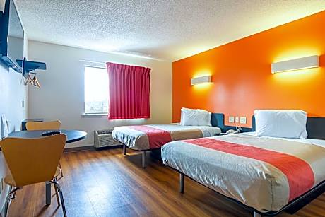 2 Full Beds | Smoking, Micfridge