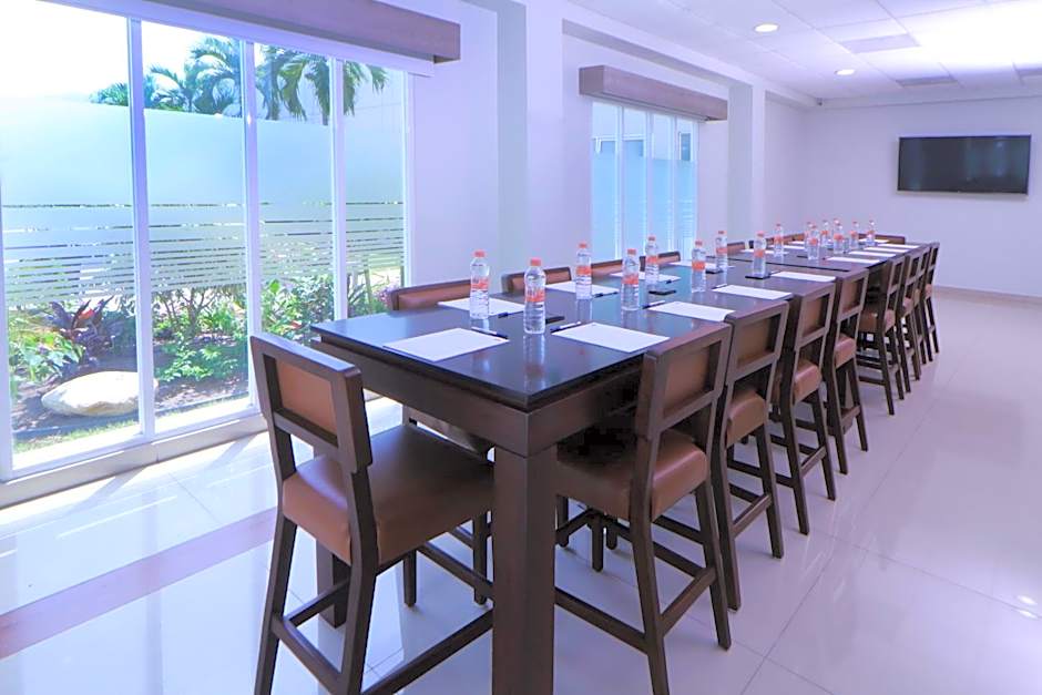 Holiday Inn Express Manzanillo By IHG