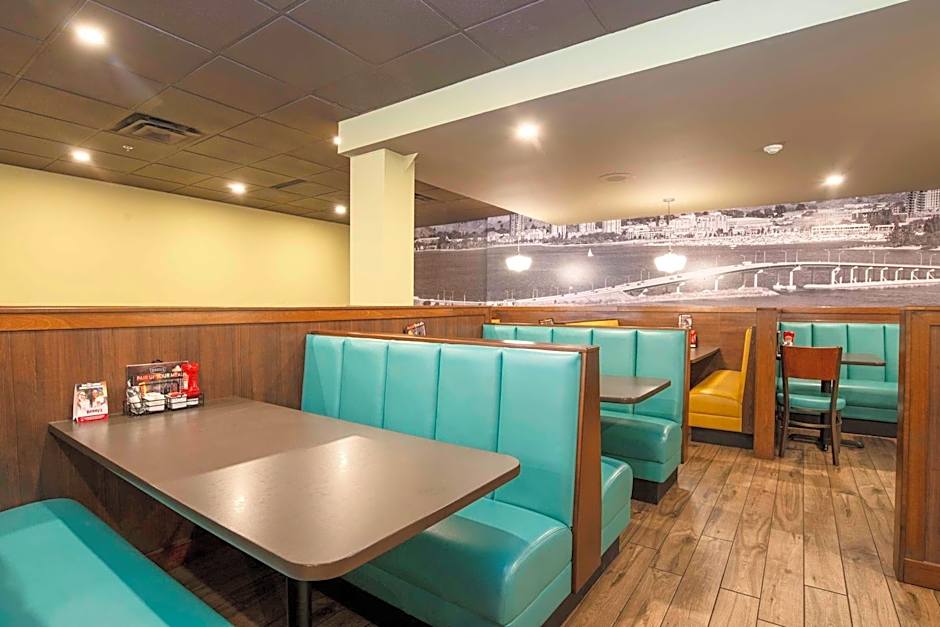 Sandman Hotel & Suites Kelowna