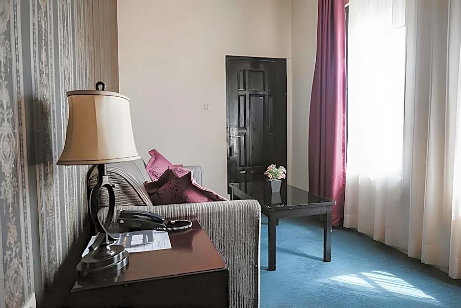 RedDoorz Plus @ Jalan Raden Intan Lampung