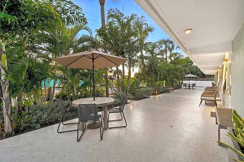 Boutique Vacation Rental Complex At Beach
