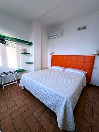 Deluxe, Sea View