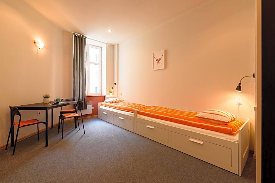 Constitution Square Rooms