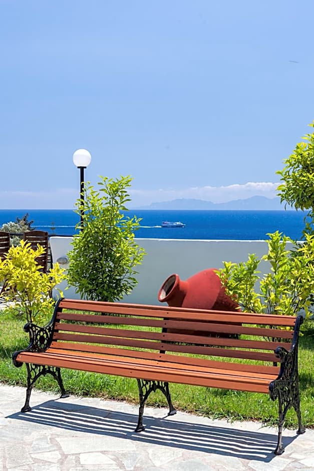 Stafylos Suites & Boutique hotel