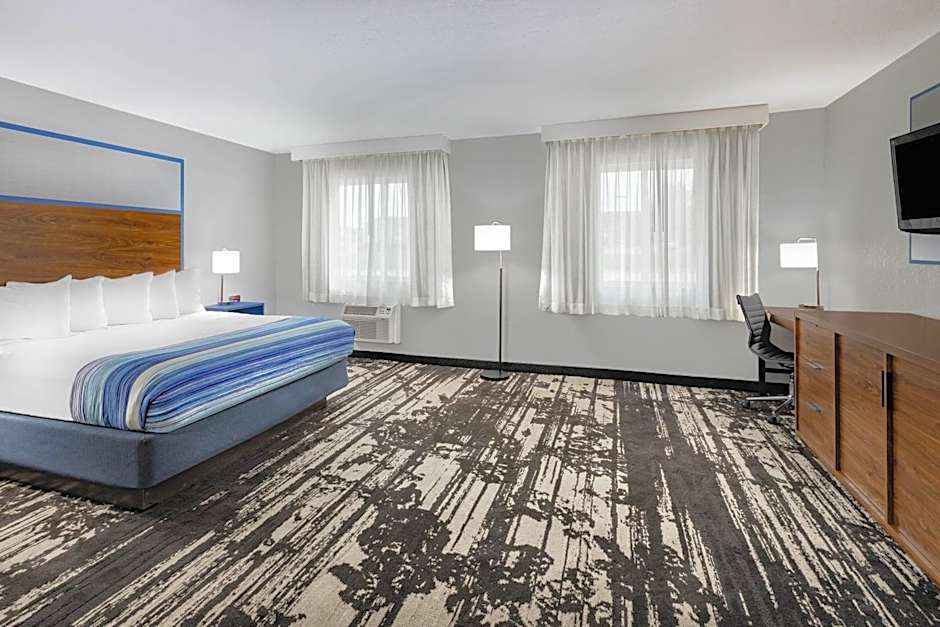 AmericInn by Wyndham Pella