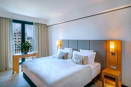 The Level Junior Suite with Executive Lounge Access