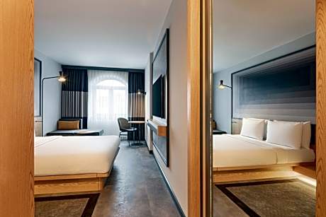 Deluxe Twin Room with City View