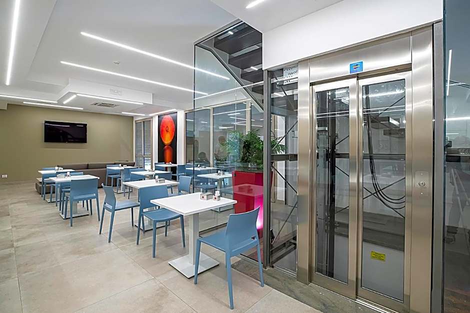 Sundeck Hotel