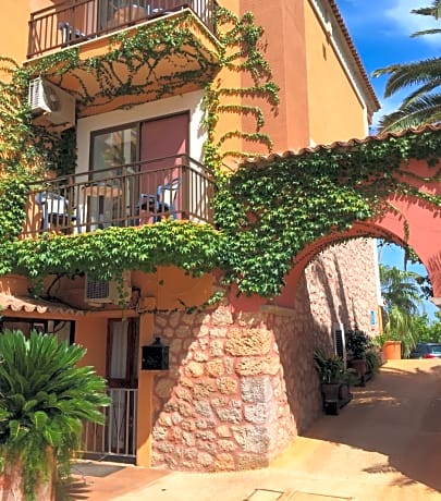 Double or Twin Room with Mountain View