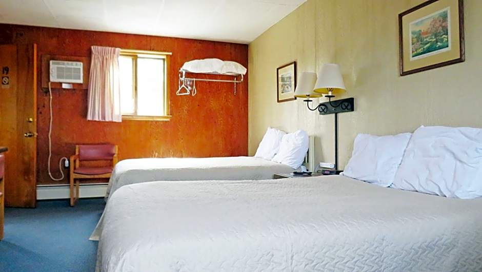 Indianhead Ironwood Hotel