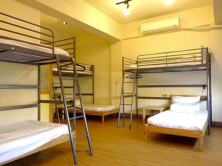 Chiayi Petite Hostel