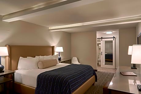 King Room - Pool Side