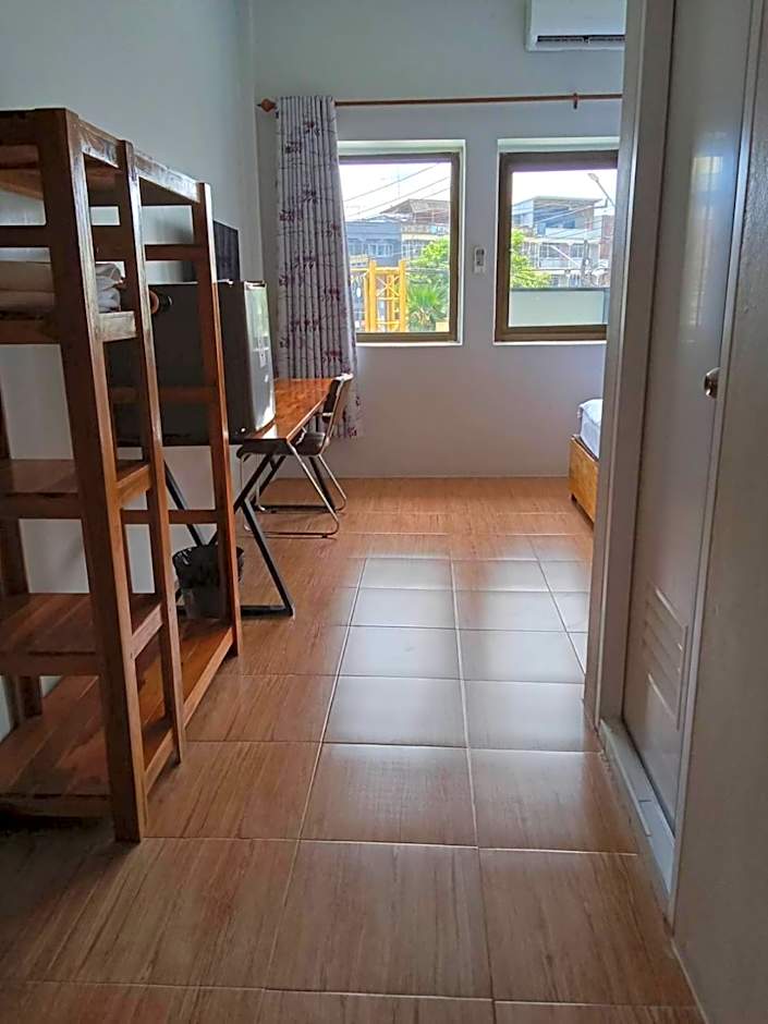 โรงแรมควีนส์ (Queen)