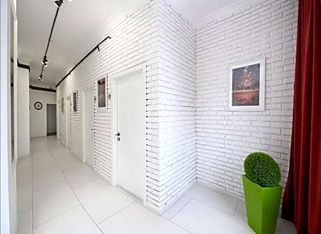 HELLO INN budget hotel