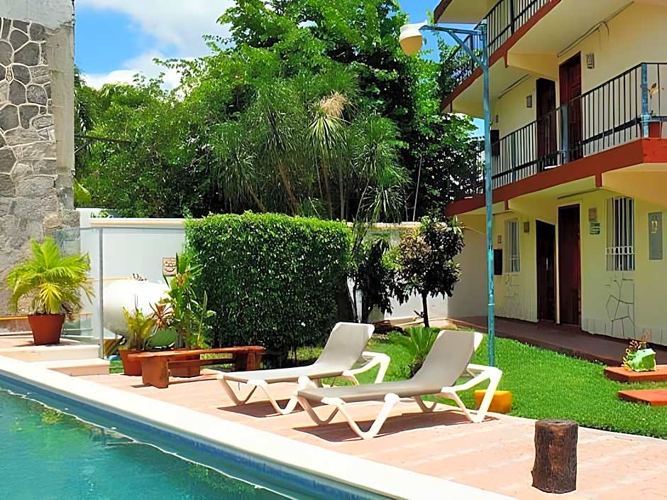 Nilu Cancun Downtown by Selina