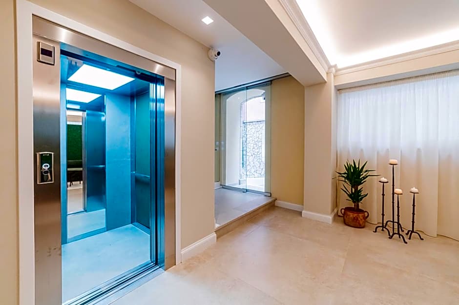 Naxi Suites