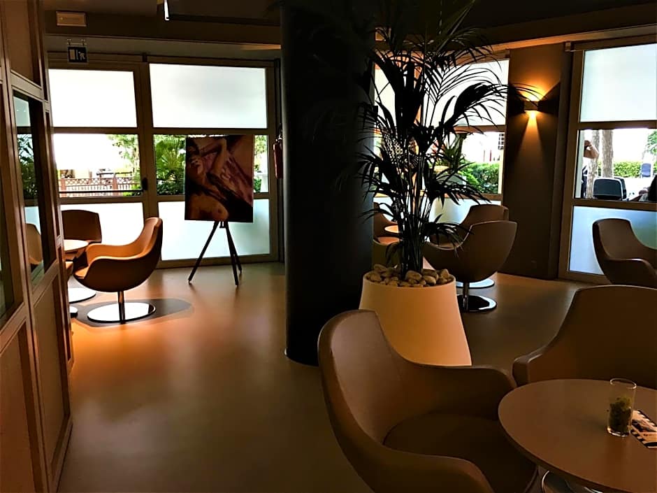 International Beach Hotel