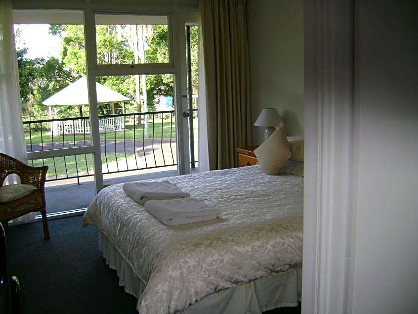 River Park Motor Inn