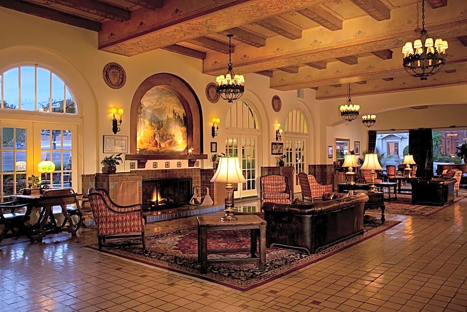 Hassayampa Inn