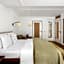Louis Hotel