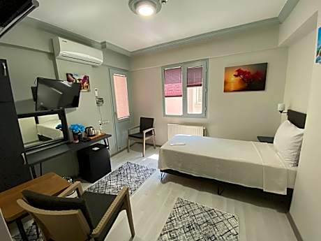 Economy Triple Room