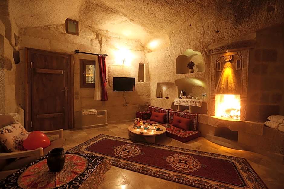 Abu Hayat Cave Suites