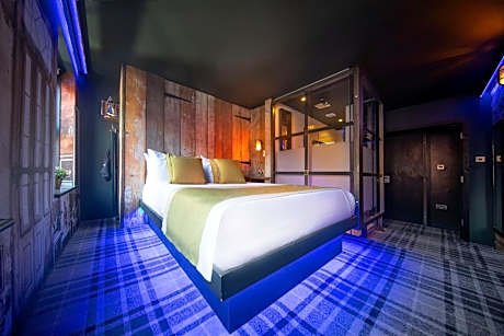 Book of Mormon - Double Bedroom with City View