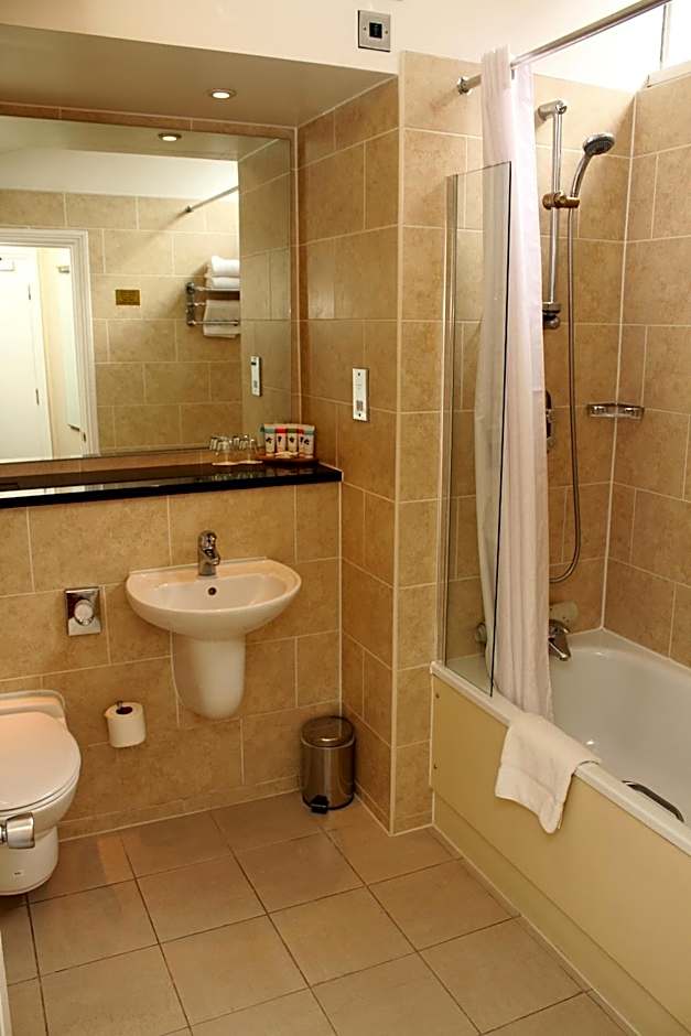 The Legacy Rose & Crown Hotel