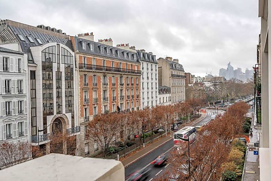 Yuna Porte-Maillot - ApartHotel