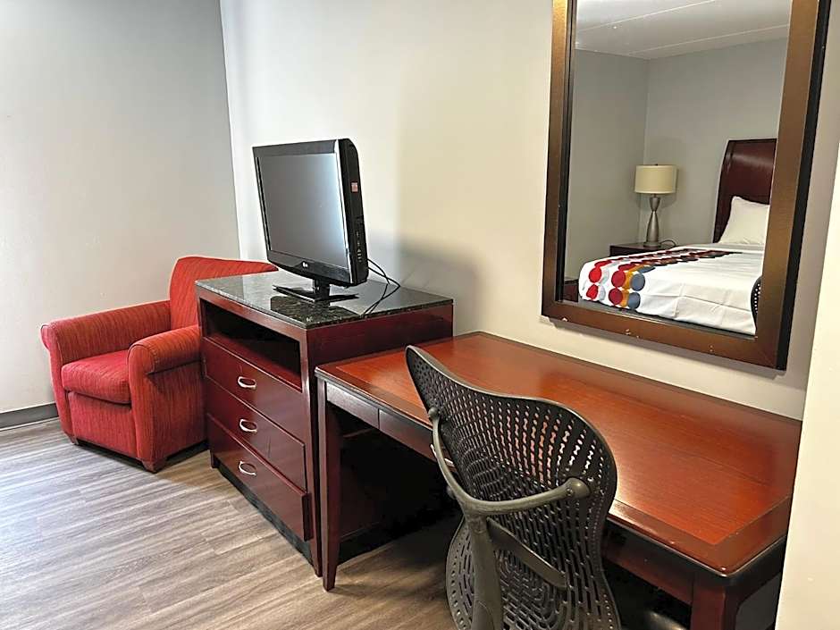 Rodeway Inn Clemmons - Winston-Salem Area