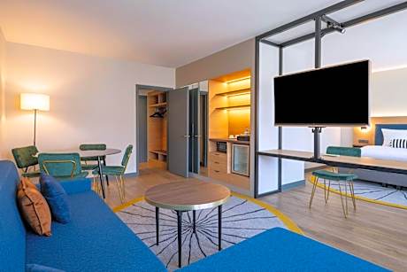 Junior King Suite