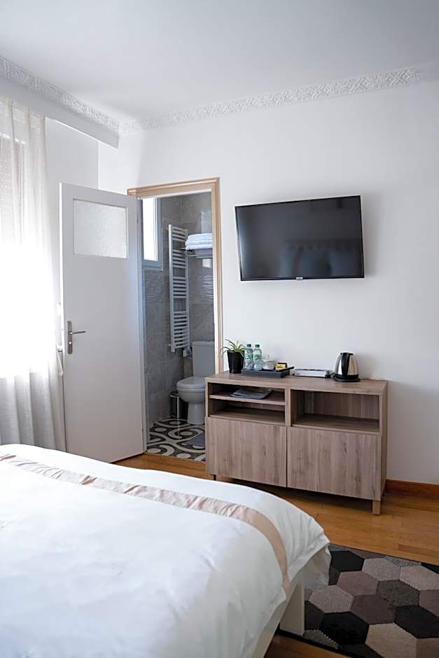 La Maison Charentonneau