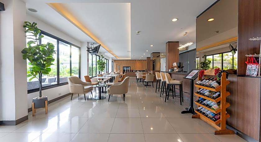 Gate43 Airport Hotel