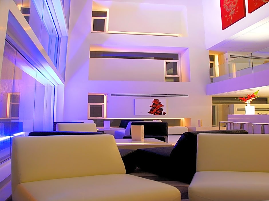 Le Fenix Sukhumvit (SHA Extra Plus)