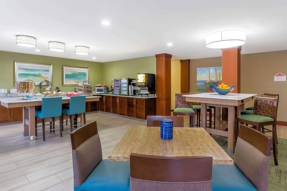 Hawthorn Extended Stay by Wyndham Naples