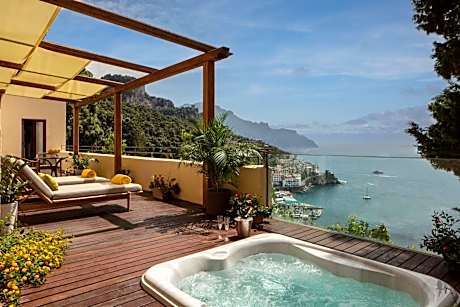 Suite dell’Eremita with Sea View Terrace and Jacuzzi with Extra Bed (2 Adults + 1 Child)