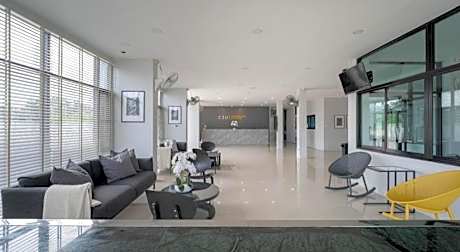C2U Hotel Uthai Thani