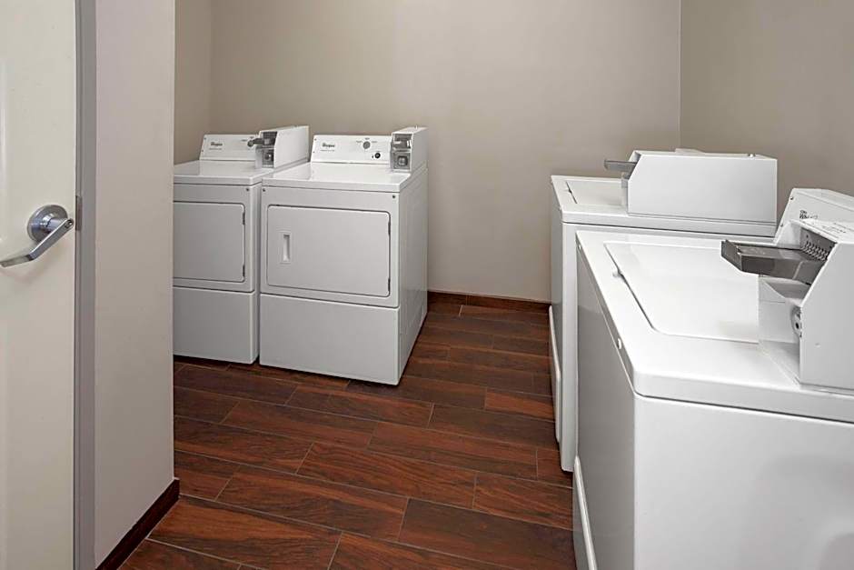 La Quinta Inn & Suites by Wyndham Springfield