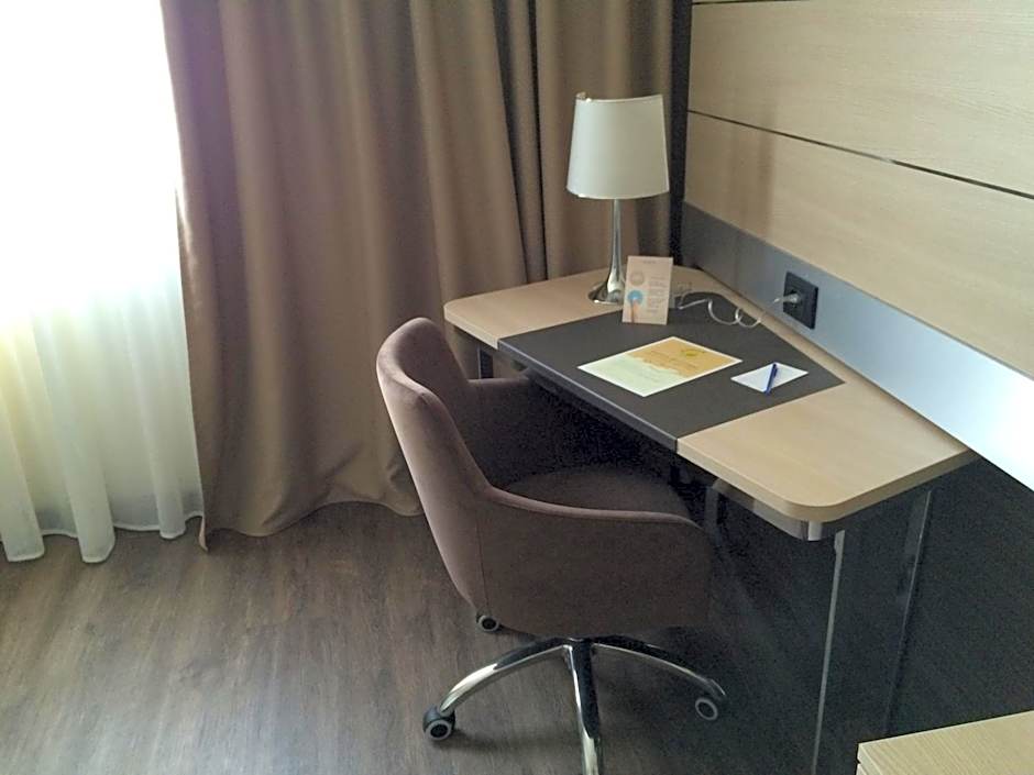 Photo 1 of 13 of Superior 2 Beds